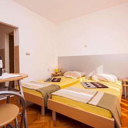 Apartments Tanfara Brodarica  Exterior photo